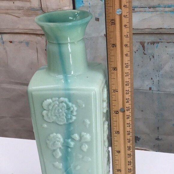 Vintage 1970 Jim Beam Blue Green Embossed Milk Glass Decanter Floral Design & Co - Picture 2 of 8